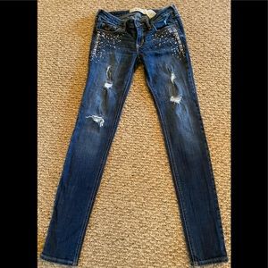 HOLLISTER CA- 2 pairs of blue jeans - 1 R skinny Soo cute 2 pairs for 1 price
